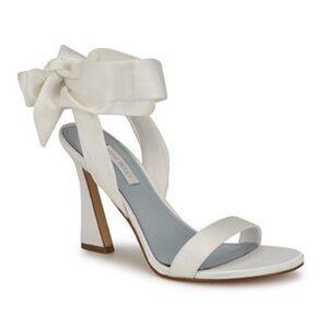 Nine West🔥
Women's Kelsie Ankle Wrap Sculpted Heel Sandals 🔥 Store Try On/ NEW